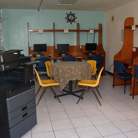 Hostal Universitario Сан-Херман Екстер'єр фото