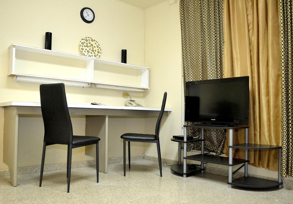 Hostal Universitario Сан-Херман Екстер'єр фото