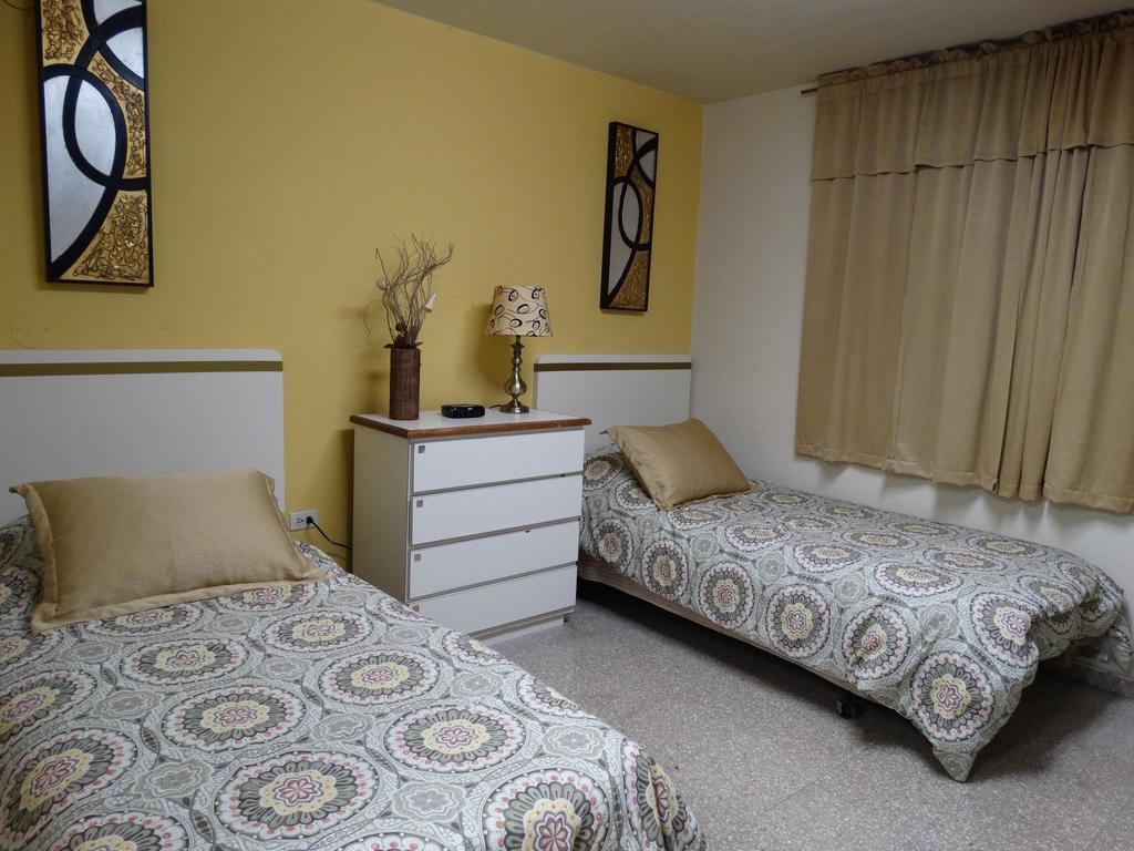 Hostal Universitario Сан-Херман Екстер'єр фото